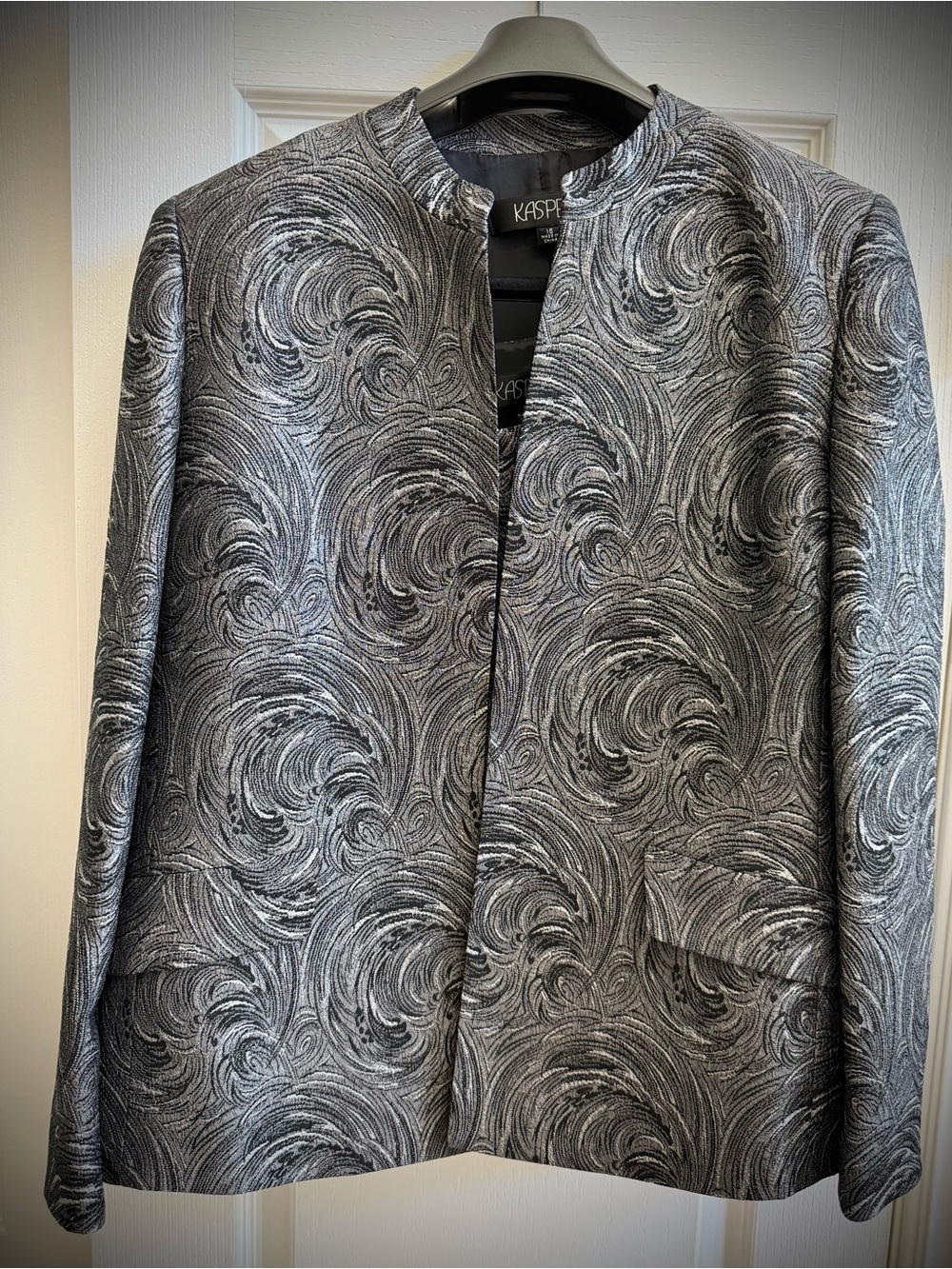 Kasper Ladies open jacket with matching sleeveless top, Size 16, EUC
